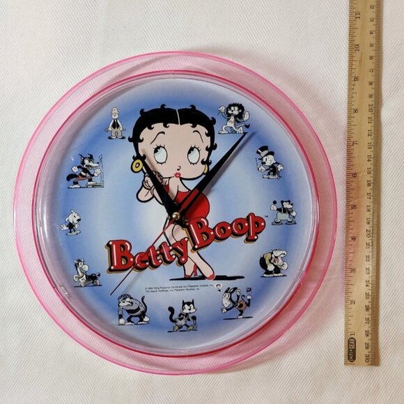Betty Boop Pink Clock  🕰😮 - Picture 3 of 3
